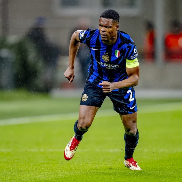 大御优配 继续补强！英媒独家：出售沃克后，曼城瞄准邓弗里斯