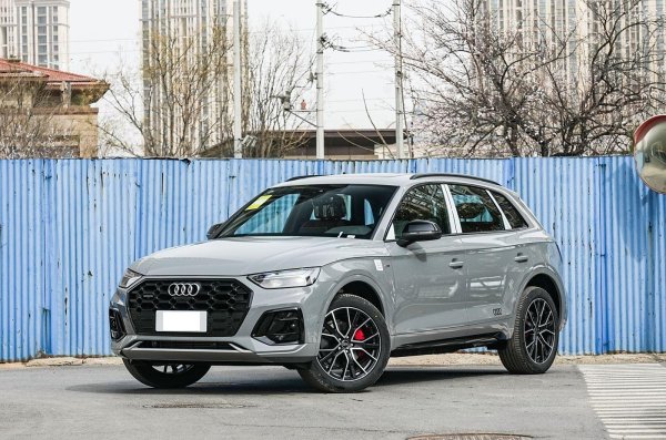 倍倍网 30万级中型SUV市场“黑马”！奥迪Q5L外观动感十足，搭载2.0T四驱